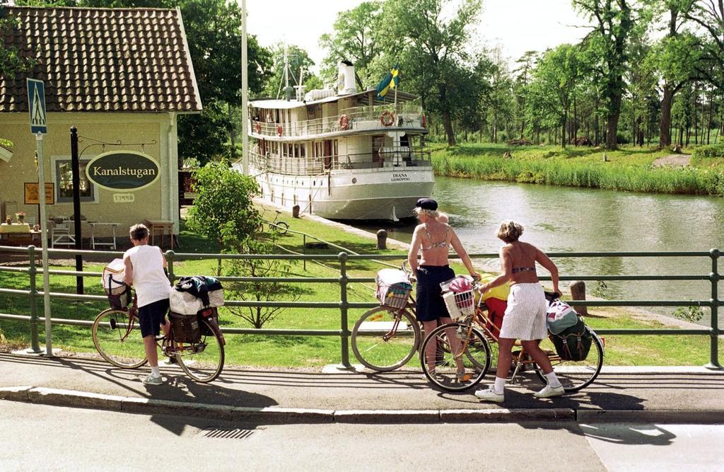 Stf Glasbruket Hostel & Apartments Borensberg Ngoại thất bức ảnh